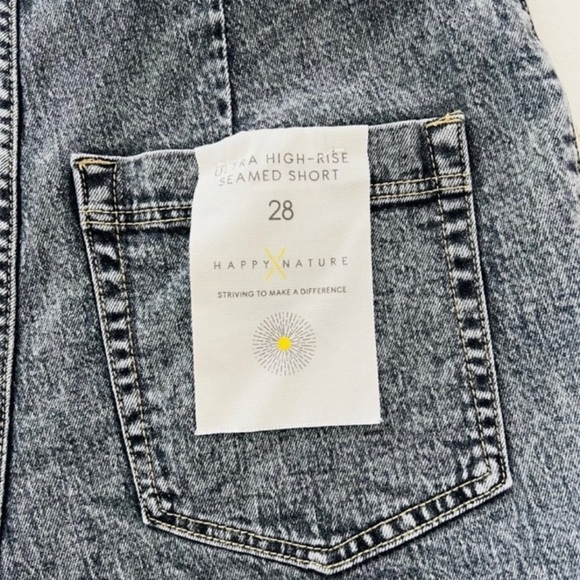 Happy Nature Ultra High Rise Seamed Short 28 - Picture 4 of 5